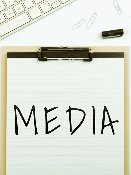 Media Business Overview 총체적으로 고려되는 커뮤니케이션의 수단이다 — 스톡 사진