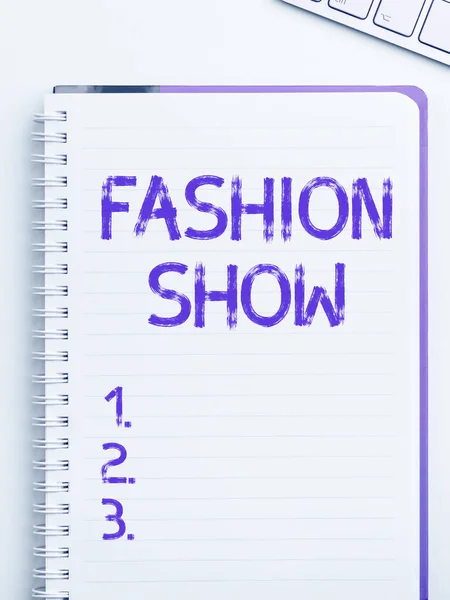 サインを示すインスピレーションファッションショー 衣類や外観のスタイルを含むインターネットコンセプト展 — ストック写真