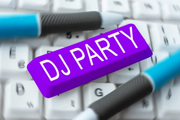 Yazısı Tabelası Party Radyoda Popüler Müziği Tanıtan Çalan Konsepti Insanı — Stok fotoğraf