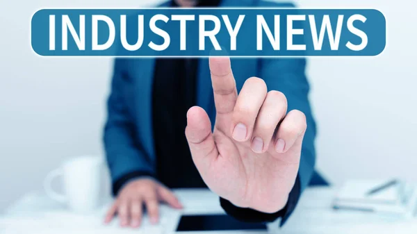 Sign Displaying Industry News Üzleti Kirakat Műszaki Piaci Jelentés Manufacturing — Stock Fotó