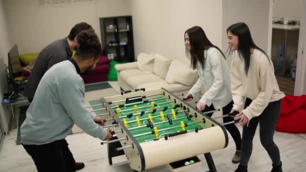 Coworkers Enjoying Soccer Game Foosball Table Work — Vídeo de Stock