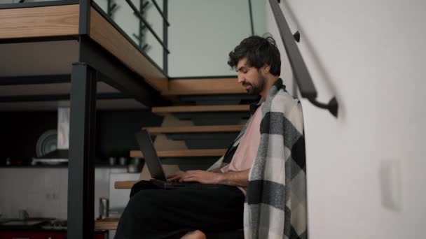 Young Bearded Caucasian Freelance Worker Use Laptop Sitting Wooden Stairs — Stockvideo