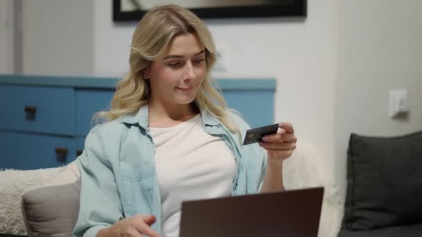 Blonde Woman Sitting Home Shopping Internet Store Using Laptop — Video Stock
