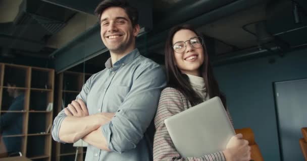 Office Power Couple Dynamic Duo Success Trabalho Equipe Bem Sucedido — Vídeo de Stock