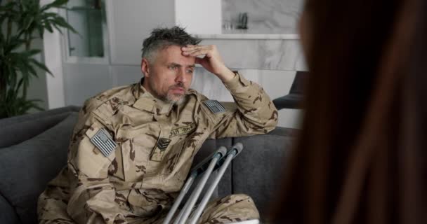 Talking Doctor Soldier Have Therapy Session Psychologist Indoors — Stock Video
