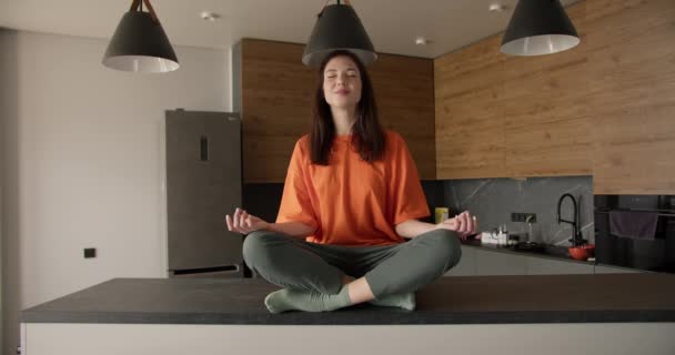 Meditation Geni Lysende Ide – Stock-video