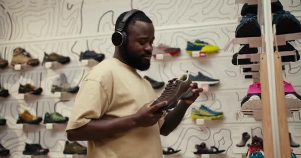 Melodic Strides Afroamerican Mans Musical Journey Sneaker Paradise — Stock Video