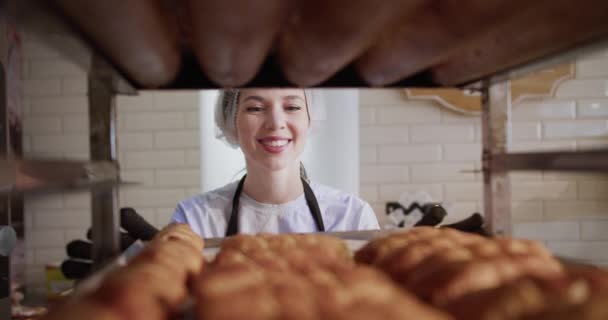 Artesanía Sabor Panadería Maven Mostrando Artesanía Culinaria Supermercado — Vídeo de stock
