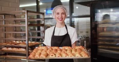 Büyüleyici zevkler: Süpermarketlerin Mutfak Bakiresinin Mutfak Yolculuğu.