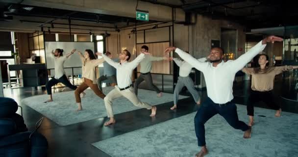 International Team Does Yoga Break Work Office Oyise Workers Keep — Stock Video