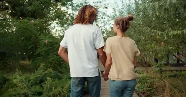 Shooting Girl Her Curly Boyfriend White Shirt Walking Country House — Stock Video