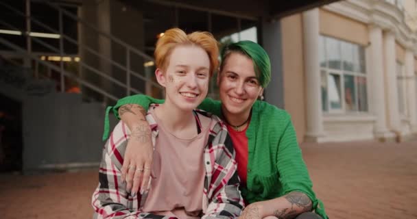 Portrait Two Happy Lesbian Girls Building Street Who Hugging Date — Stock Video