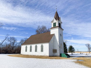 Burası çok zengin bir tarihi olan güzel bir taşra kilisesi.