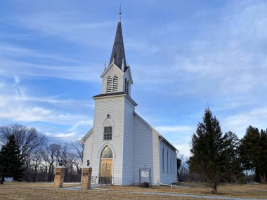 Bu eski taşra kilisesinde nesiller boyu ibadet edenler olmuştur.