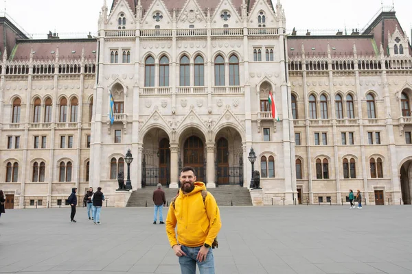 Budapest Ungarn Oktober 2022 Glücklicher Junger Mann Student Genießt Großartige — Stockfoto