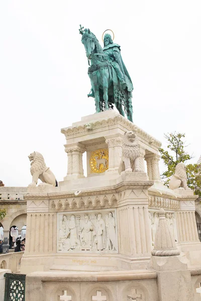 Будапешт Угорщина Жовтня 2022 Будапешт Угорщина Бастіон Рибалки Статуя Стефана — стокове фото