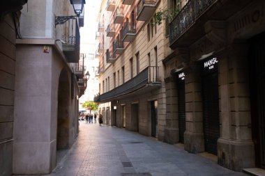 BARCELONA, İspanya - 16 Ekim 2022: Barcelona 'nın Gotik Mahallesi, Tarih Merkezi