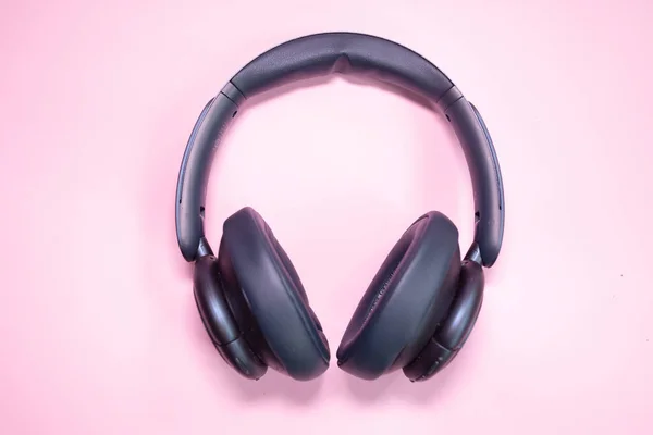Top View Headphones Pink Background — Stock Photo, Image