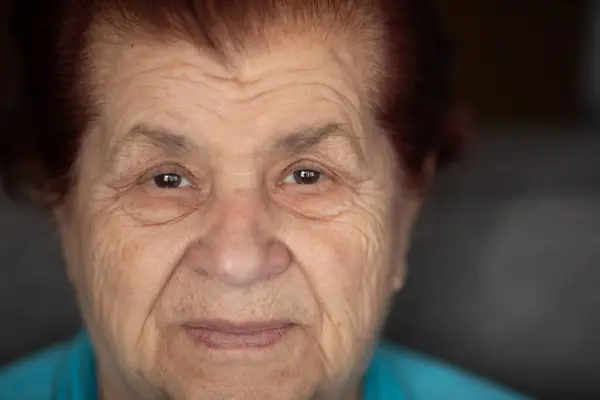 Close Retrato Bela Seniores Senhora Rosto — Fotografia de Stock