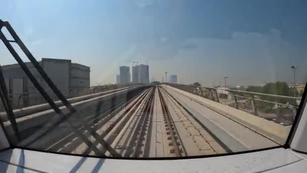 Dubai Emiratos Árabes Unidos Marzo 2024 Horizonte Ciudad Con Tren — Vídeos de Stock