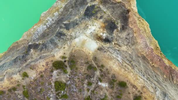 Cratera Vulcão Kelimutu Flores Dois Grandes Corpos Água Cena Serena — Vídeo de Stock