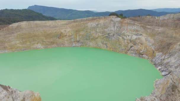Indonésie Kráter Sopky Kelimutu Flores Dvě Velké Vodní Plochy Zelené — Stock video