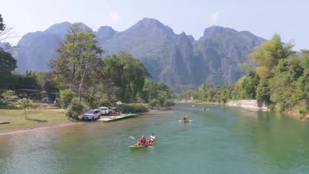 Vientiane Laos December 2023 Tourists Kayaking Nam Song River Vang — Stock Video