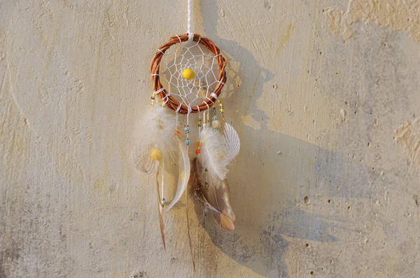 Handmade Dreamcatcher Close Tribal Bohemian Craft Wall Hanging Outdoors — Stock Photo, Image