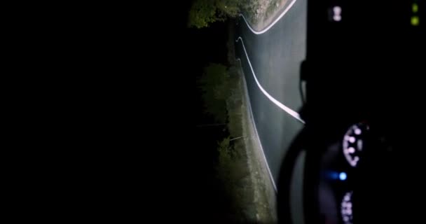 Kör Natten Motorväg Utsikt Från Bilen Bergsväg — Stockvideo