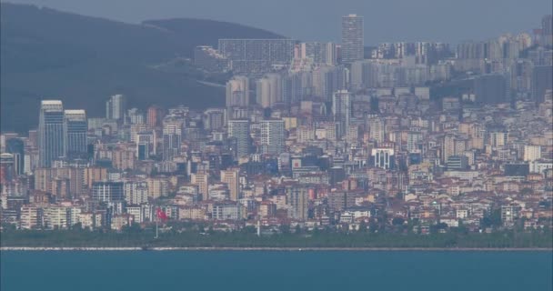 Áreas Residenciais Uma Grande Cidade Nas Margens Rio Vista Istambul — Vídeo de Stock