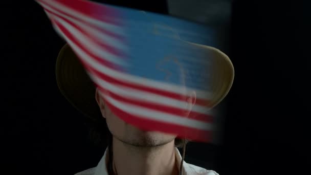 Zanurzenie Tradycji Heartland Patriotyczne Spojrzenie Amerykańskiego Rolnika Kultowym Stroju Tłoczenie — Wideo stockowe