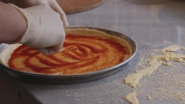 Zanurz Się Świecie Kulinarnej Doskonałości Jako Wykwalifikowanych Rąk Zdobionych Rękawicach — Wideo stockowe