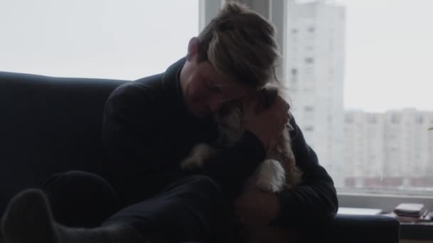 Companions Embrace Tender Moment Person Pet City Backdrop Heartfelt Moment — Stock Video