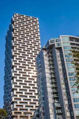 Vancouver 'daki modern apartmanlar. Vancouver House gökdelen merkezi, BC Vancouver 'daki modern mimari, Kanada-14 Ekim 2022. Seyahat fotoğrafı.