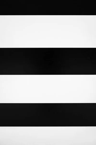 在白色背景上划上黑色条纹 黑色和白色条纹 城市几何 有选择的重点 — 图库照片