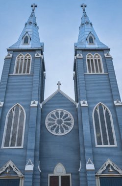 Eski ahşap kilise. St. Paul 's Hint Kilisesi, Roma Katolik Kilisesi ahşap, Gotik Diriliş tarzı bir kilisedir. Kuzey Vancouver, Kanada. Hiç kimse, sokak fotoğrafı.
