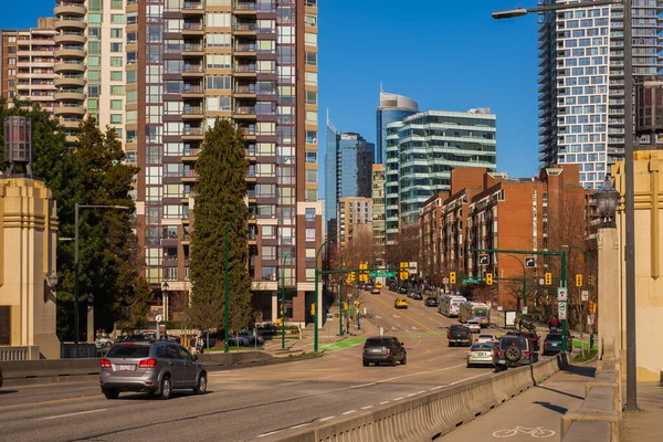 Stadstrafik Trafiken Centrala Vancouver Canada Foto Byggnader Och Gator Motorvägstrafik — Stockfoto