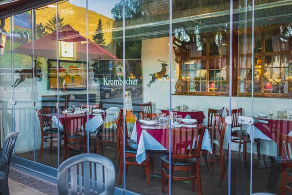 Café Calle Con Mesas Sillas Estilo Vintage Moderno Restaurante Con —  Fotos de Stock