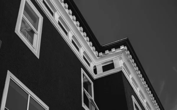 Streszczenie Nowoczesnej Architektury Wysokim Kontraście Czerni Bieli Tonu Budynek Abstrakcyjny — Zdjęcie stockowe