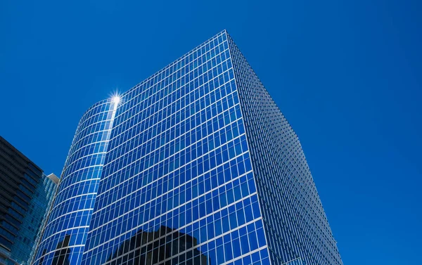 温哥华现代城市景区商务区高层写字楼和公寓楼 现代城市的抽象建筑 金融区玻璃高层大厦 2023年5月2日 — 图库照片