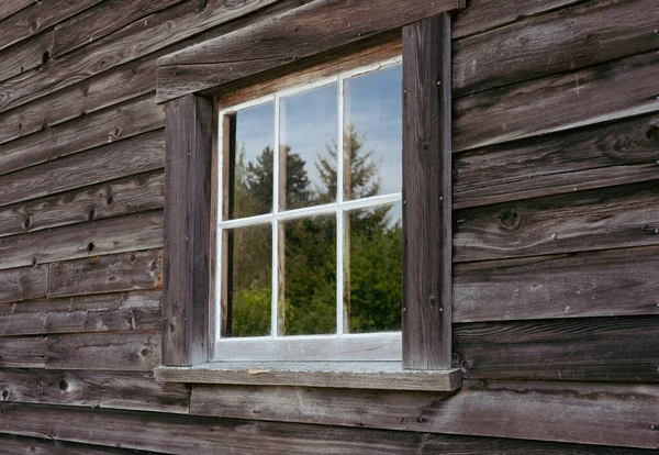 Fenster Eines Alten Holzhauses Auf Dem Land Alte Hütte Und — Stockfoto