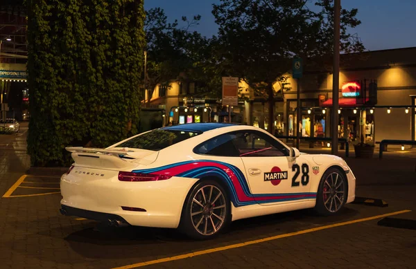 Straßenaufnahme Eines Modernen Sportwagens Martini Rennsport Porsche 911 Vancouver Kanada — Stockfoto