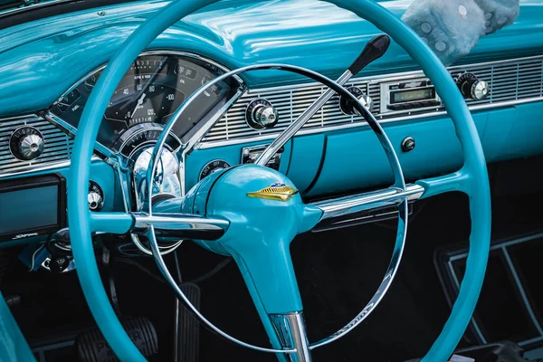 Close Old Vintage Car Steering Wheel Cockpit Retro Styled Image — Stock Photo, Image