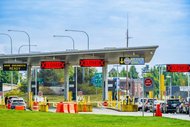 ABD-Kanada Sınırı, Barış Kemeri, Washington eyaleti, ABD. Amerika ile Kanada arasındaki sınır geçişi. Amerika Birleşik Devletleri Kanada sınırı. Giriş limanı. Nexus. Trajik. 30 Ağustos 2023