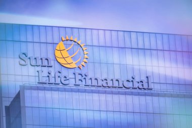 Toronto Kanada 'daki Sun Life Finans Merkezi. Sun Life Financial, Kanada merkezli bir finans şirketidir. Sigorta ürünleri, yatırım çözümleri. Sun Life Finansal Logosu 17 Haziran 2023