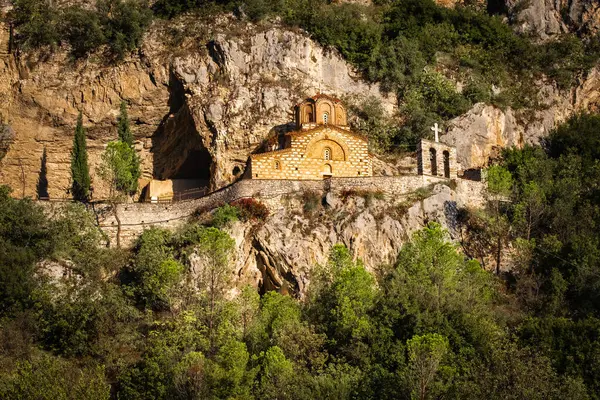 圣米迦勒教堂 Michael Church 是一座中世纪拜占庭教堂 位于阿尔巴尼亚贝拉特山顶 Unesco传统教堂是献给基督教大天使Michael的 阿尔巴尼亚景点 图库图片