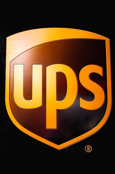 United Paketdienst Ups Zustellung Und Versand Von Post Für Unternehmen lizenzfreie Stockfotos