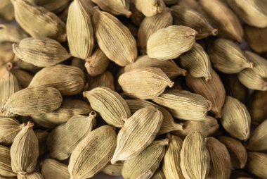 Kurutulmuş kakule tohumu. Cardamon tohumları arka plan için yakınlaşır. Dry Kardamon, Cardamum Spice , Genera Elettaria Beans, Cardamomum Seasoning