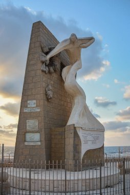 Dönüm hapishane firar anıtı. Acre, İsrail 'deki yeraltı savaşçıları için bir anıt. Irgun 'un Düşüşü Anıtı. Seyahat fotoğrafı, 11 Ağustos 2014