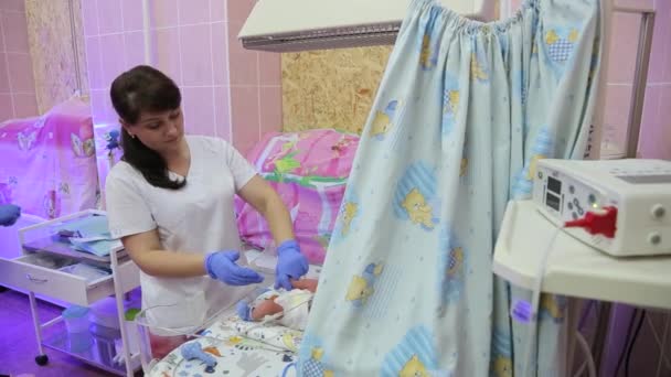 Kharkiv Ukraine August 2022年8月10日 围产期单位 早产儿的孵化器 在围产期医疗中心进行复苏 为有健康问题的人提供的现代技术 — 图库视频影像